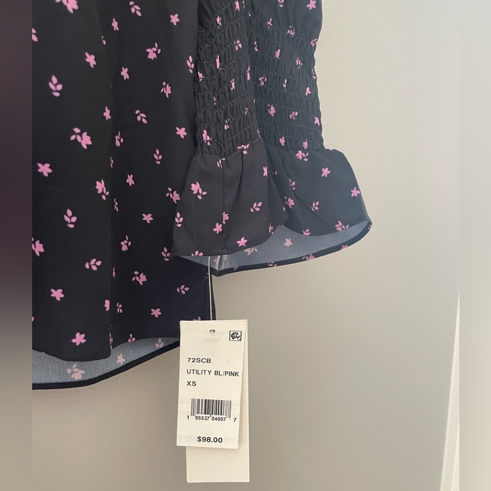 New French Connection 3/4 length sleeves size XS black with pink flowers - Picture 4 of 8